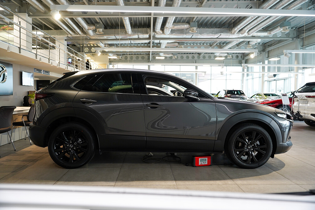 Mazda CX-30 - Kolor Machine Gray, zdjęcie 5