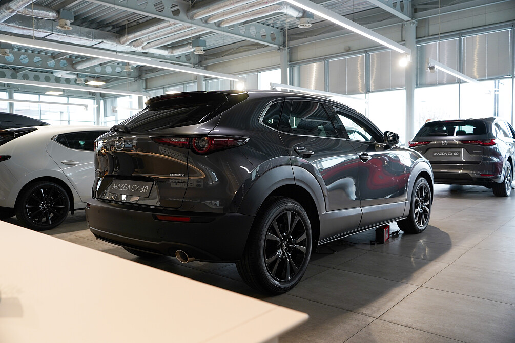 Mazda CX-30 - Kolor Machine Gray, zdjęcie 4