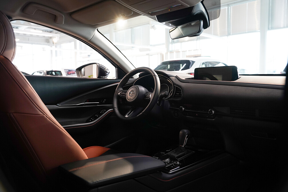 Mazda CX-30 - Kolor Machine Gray, zdjęcie 6