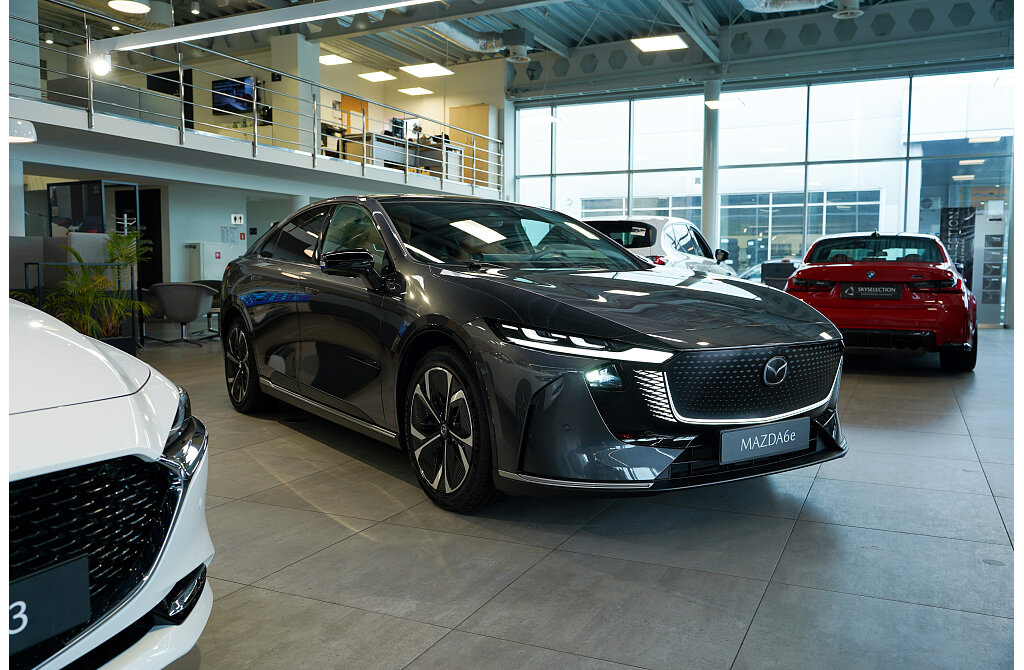 Mazda 6e - Kolor Machine Gray, zdjęcie 1