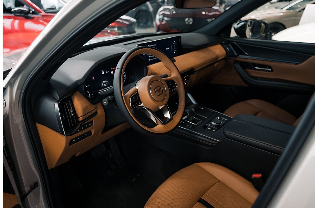 Mazda CX-60 - Kolor Platinum Quartz, zdjęcie 4