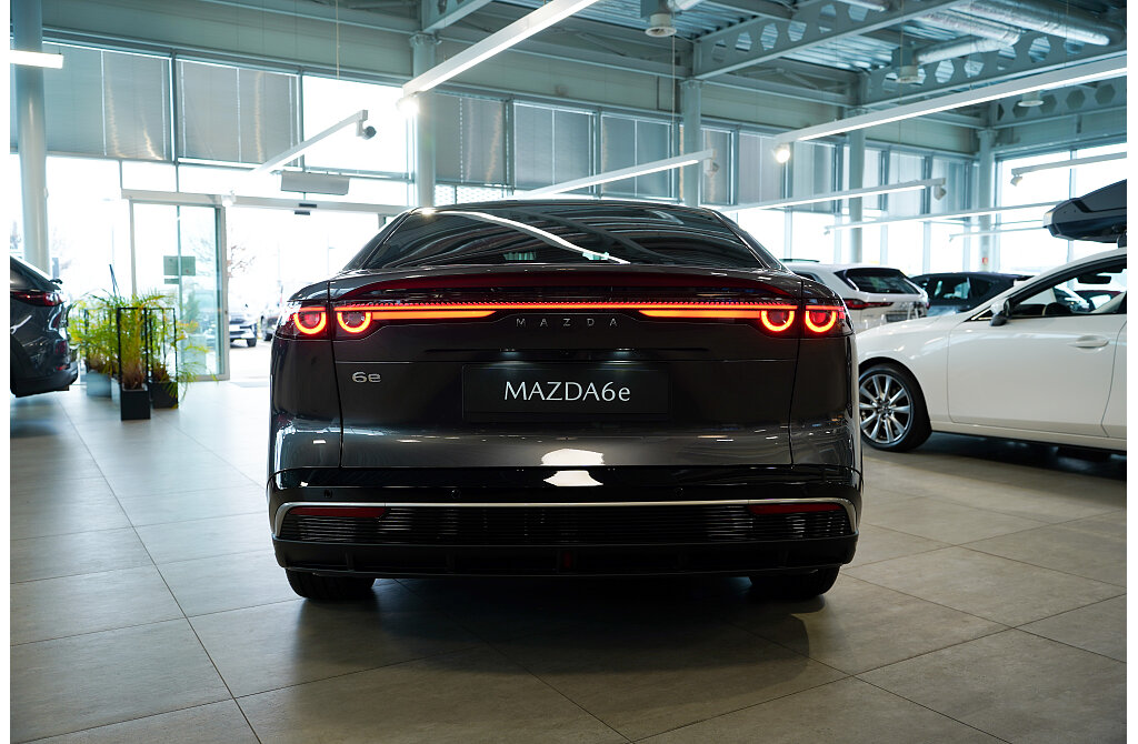 Mazda 6e - Kolor Machine Gray, zdjęcie 6