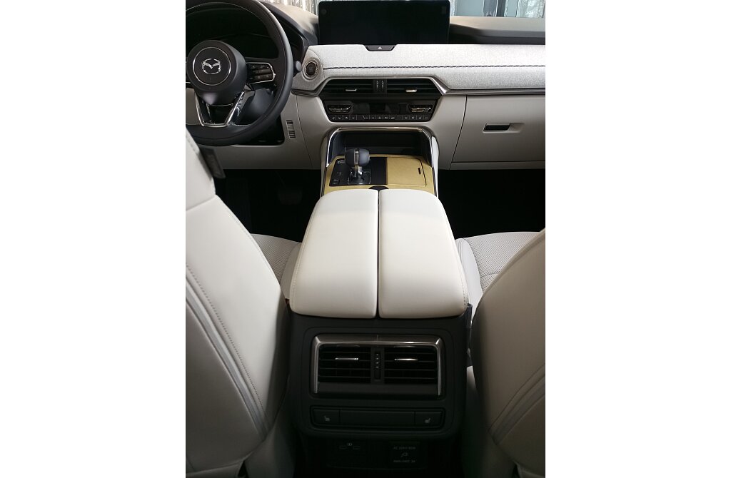 Mazda CX-60 - Kolor Machine Gray, zdjęcie 4