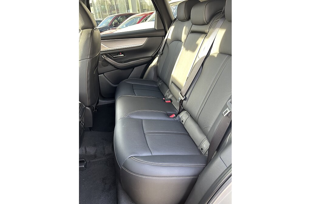 Mazda CX-60 - Kolor Platinum Quartz, zdjęcie 6