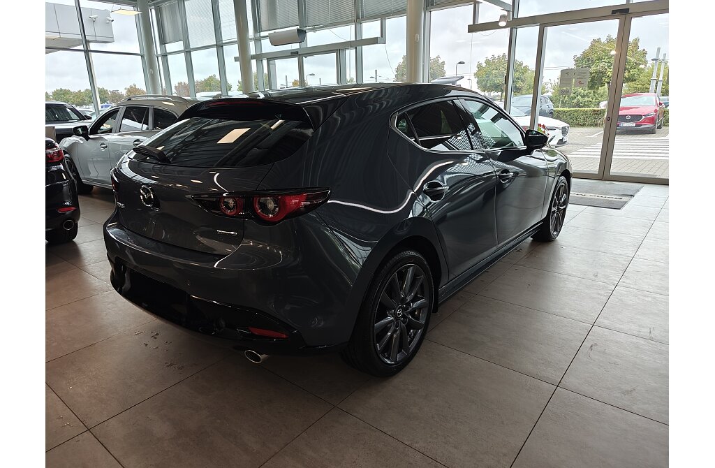 Mazda 3 - Kolor Polymetal Gray, zdjęcie 6