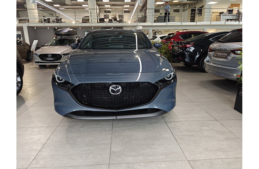 Mazda 3 - Kolor Polymetal Gray, zdjęcie 3