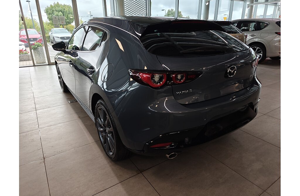 Mazda 3 - Kolor Polymetal Gray, zdjęcie 4
