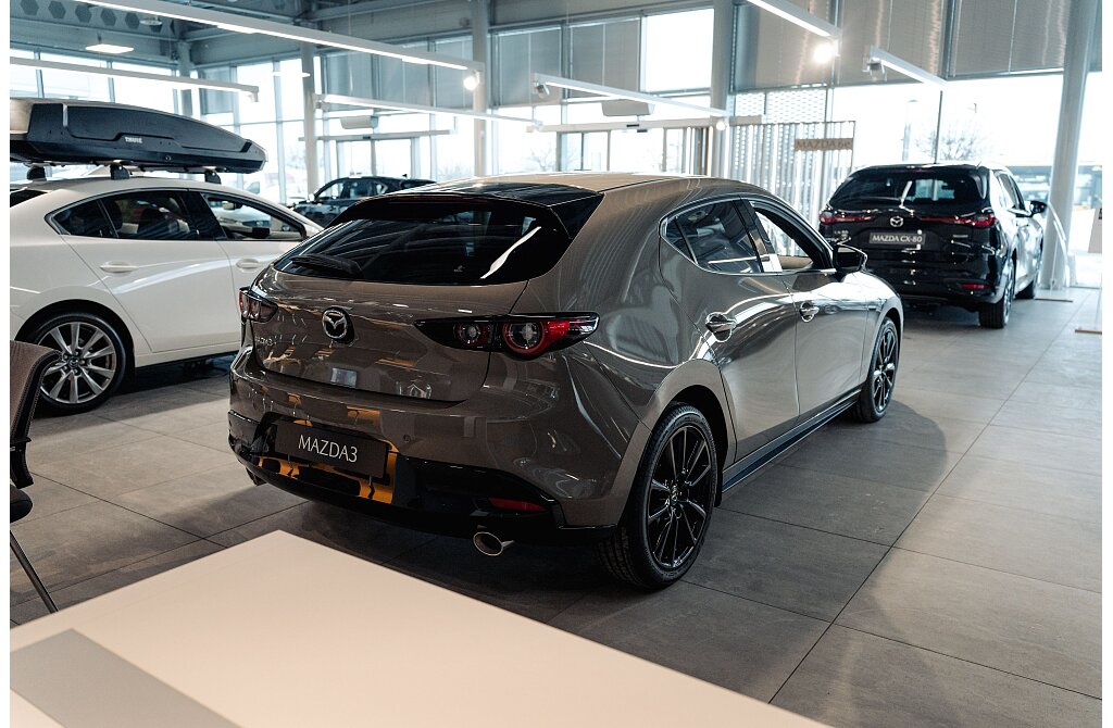 Mazda 3 - Kolor Zircon Sand Metalic, zdjęcie 5