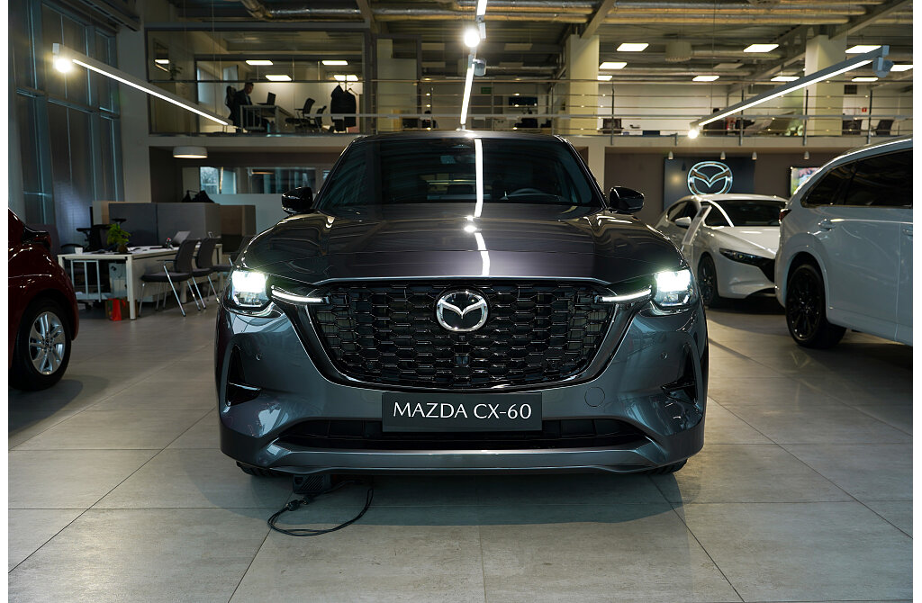 Mazda CX-60 - Kolor Machine Gray, zdjęcie 3