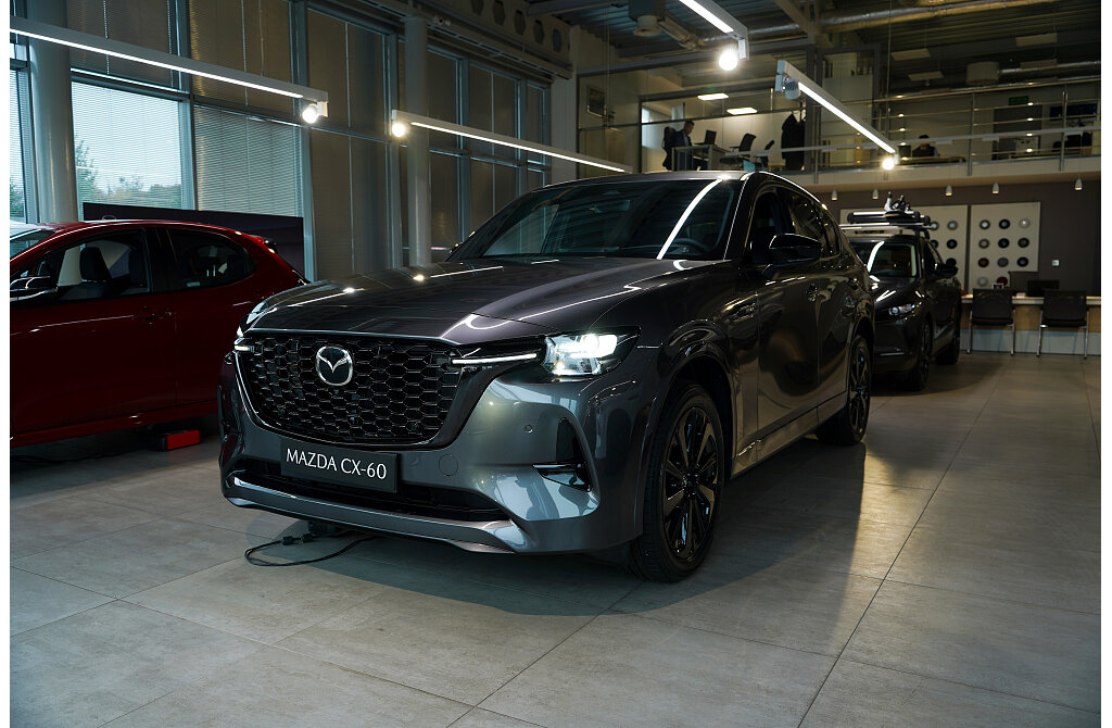 Mazda CX-60 - Kolor Machine Gray, zdjęcie 2