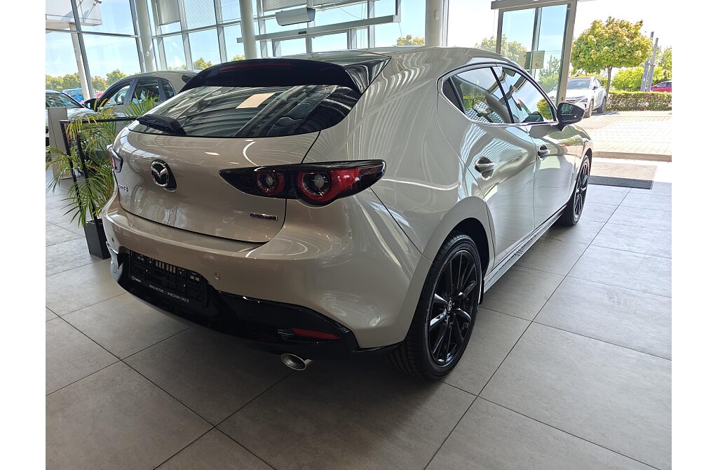 Mazda 3 - Kolor Ceramic Metalic, zdjęcie 4