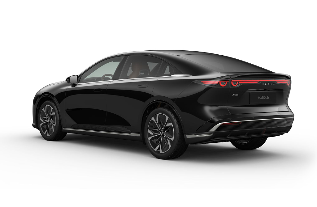 Mazda 6e - Kolor Jet Black, zdjęcie 7