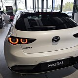 Mazda 3 - Kolor Snowflake White Pearl, zdjęcie 6