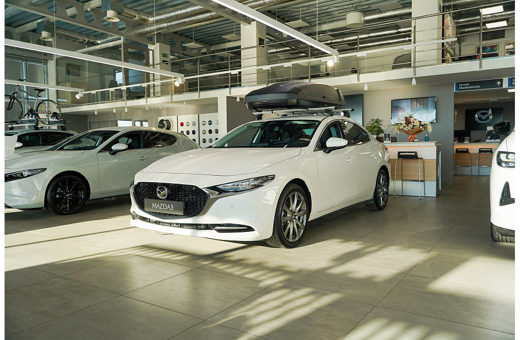 Mazda 3 - Kolor Snowflake White Pearl, zdjęcie 1