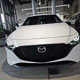 Mazda 3 - Kolor Snowflake White Pearl, zdjęcie 2