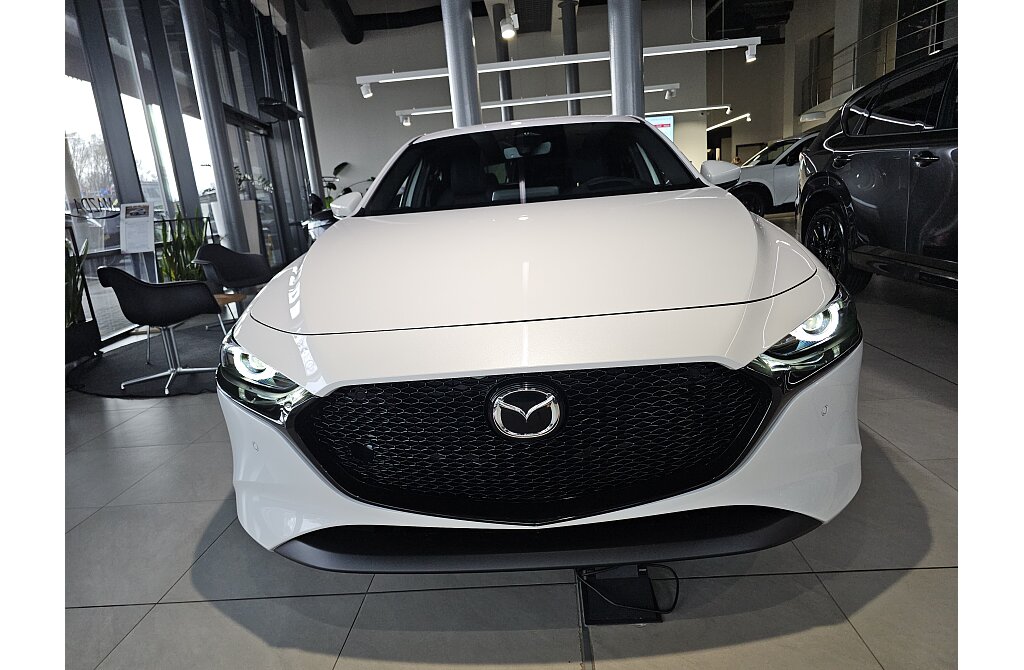 Mazda 3 - Kolor Snowflake White Pearl, zdjęcie 2