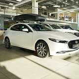 Mazda 3 - Kolor Snowflake White Pearl, zdjęcie 3