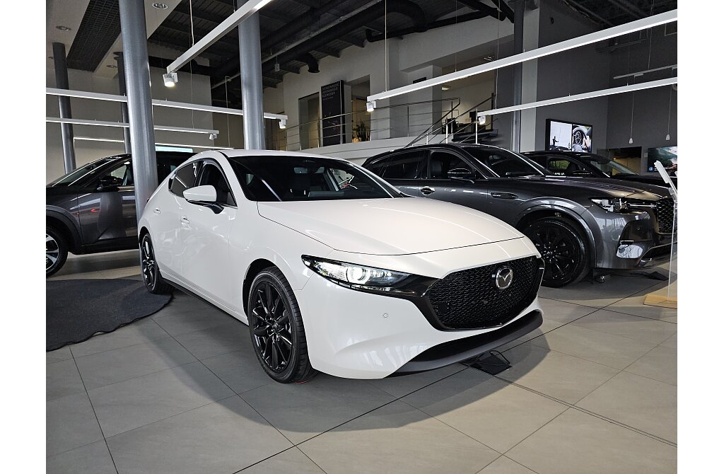 Mazda 3 - Kolor Snowflake White Pearl, zdjęcie 1