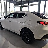 Mazda 3 - Kolor Snowflake White Pearl, zdjęcie 3