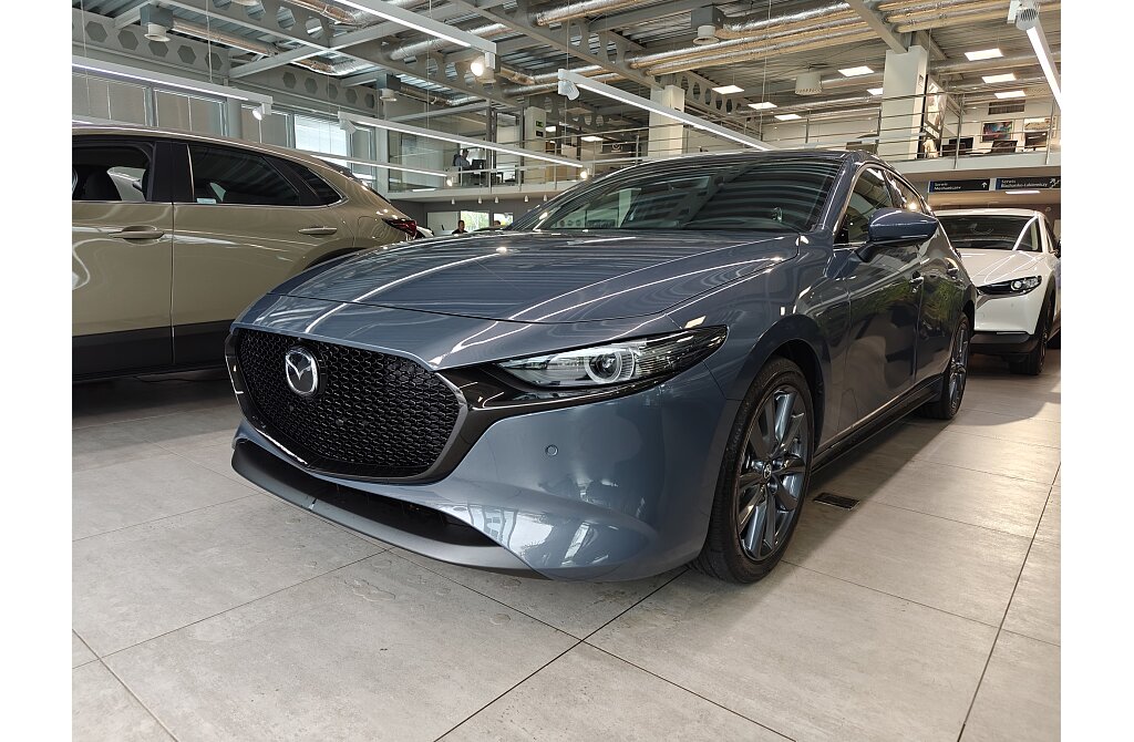 Mazda 3 - Kolor Polymetal Gray, zdjęcie 6