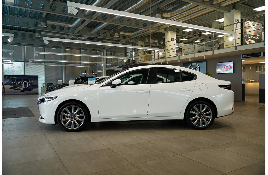 Mazda 3 - Kolor Snowflake White Pearl, zdjęcie 4