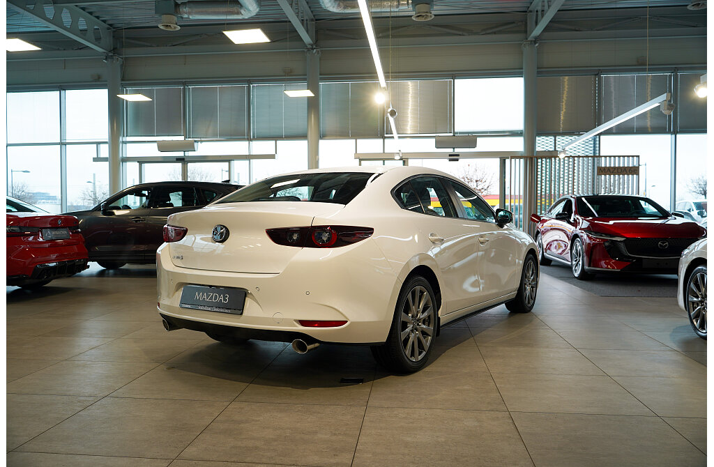 Mazda 3 - Kolor Snowflake White Pearl, zdjęcie 5