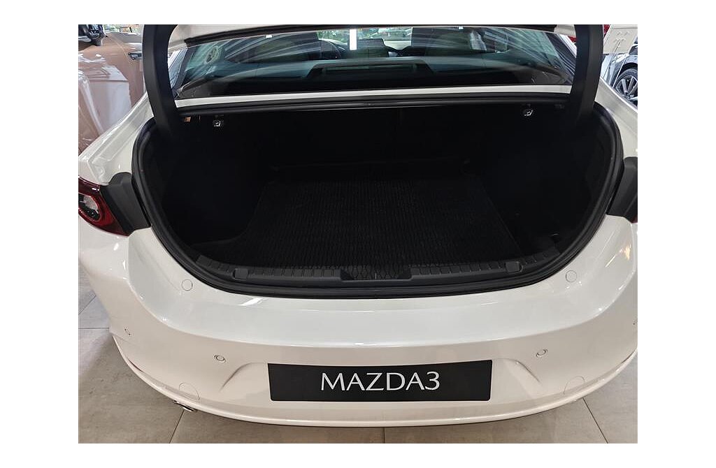 Mazda 3 - Kolor Snowflake White Pearl, zdjęcie 6