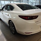 Mazda 3 - Kolor Snowflake White Pearl, zdjęcie 4