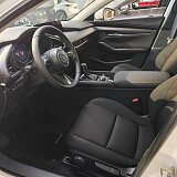 Mazda 3 - Kolor Snowflake White Pearl, zdjęcie 3