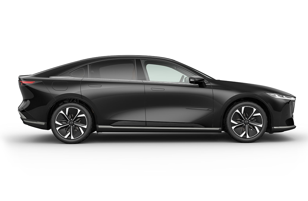 Mazda 6e - Kolor Jet Black, zdjęcie 6