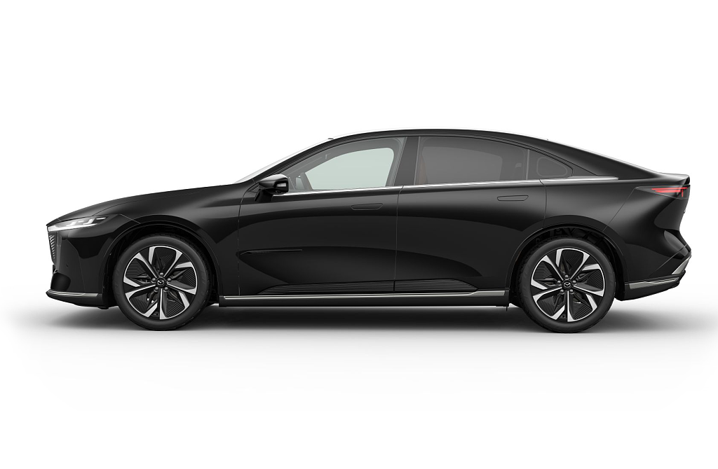 Mazda 6e - Kolor Jet Black, zdjęcie 9