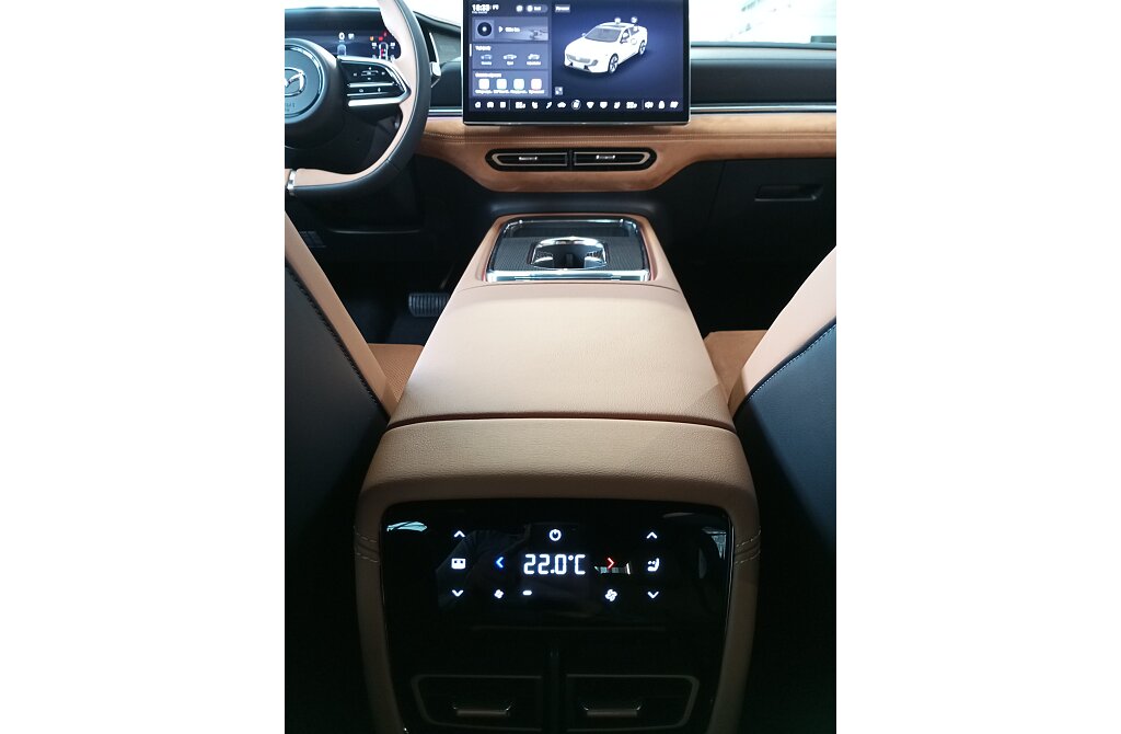 Mazda 6e - Kolor Machine Gray, zdjęcie 3