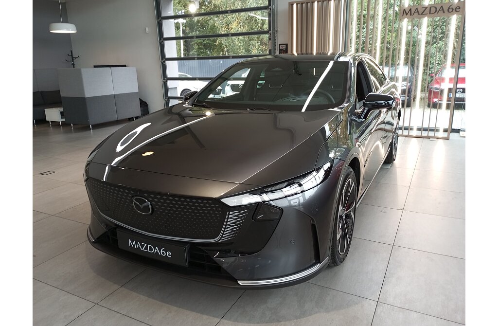 Mazda 6e - Kolor Machine Gray, zdjęcie 2
