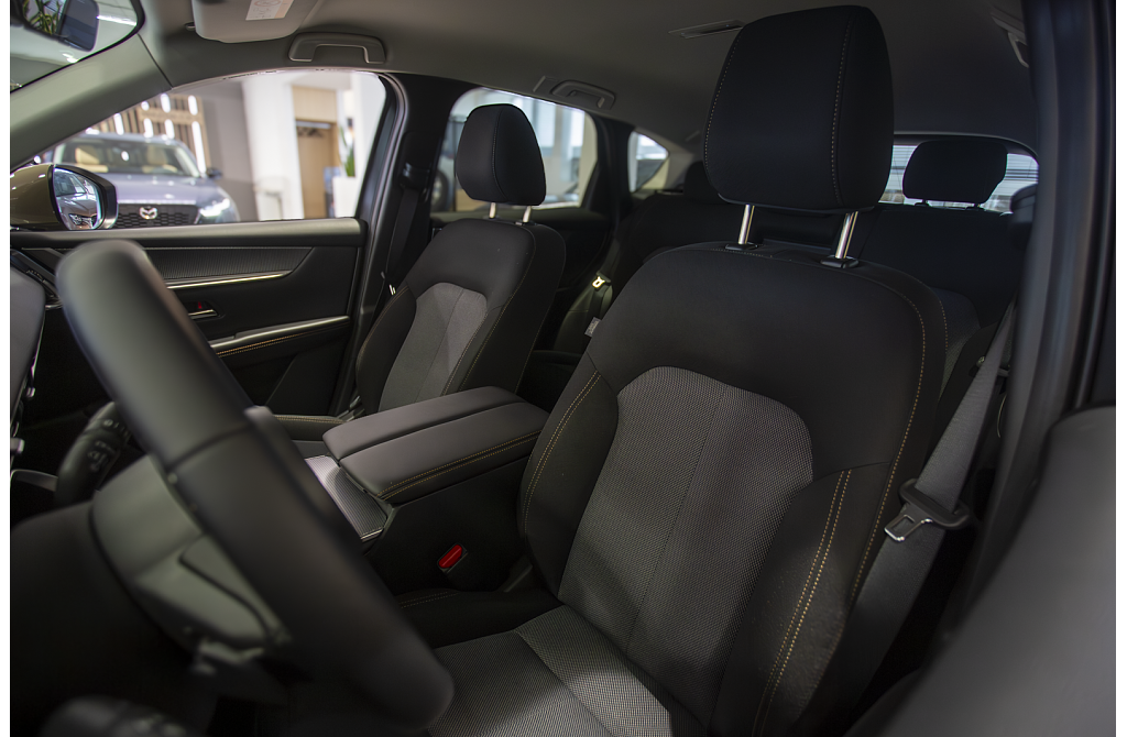 Mazda CX-60 - Kolor Zircon Sand Metalic, zdjęcie 3