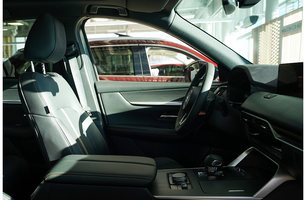 Mazda CX-60 - Kolor Zircon Sand Metalic, zdjęcie 4