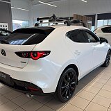 Mazda 3 - Kolor Snowflake White Pearl, zdjęcie 5