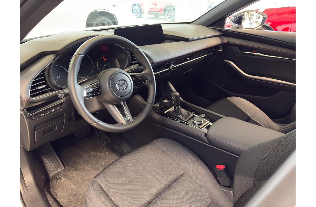 Mazda 3 - Kolor Snowflake White Pearl, zdjęcie 8