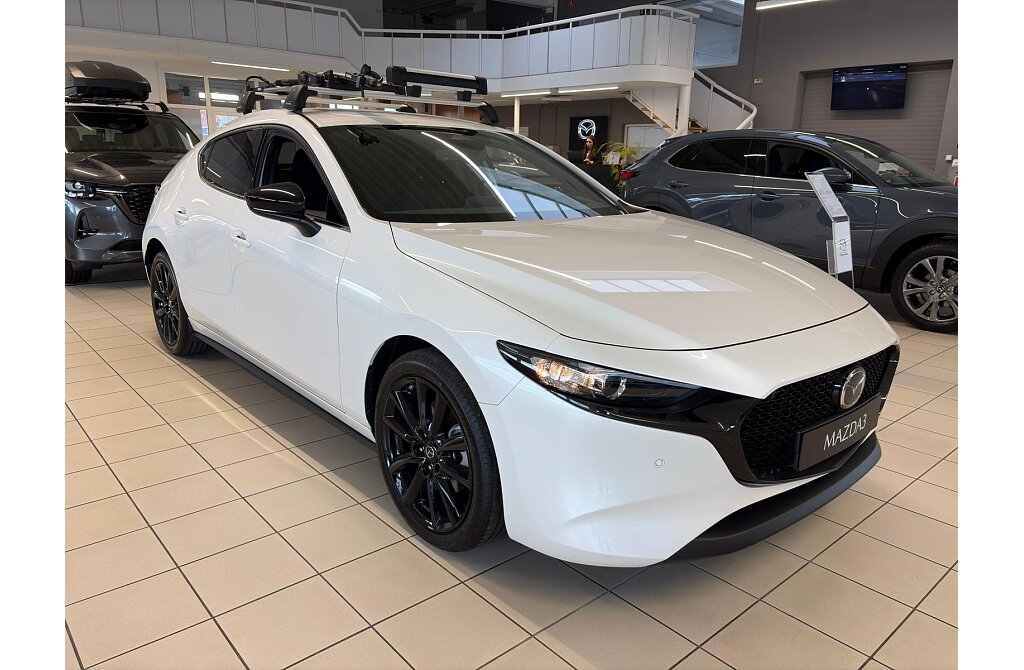 Mazda 3 - Kolor Snowflake White Pearl, zdjęcie 3