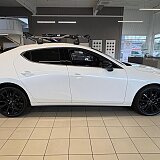 Mazda 3 - Kolor Snowflake White Pearl, zdjęcie 4