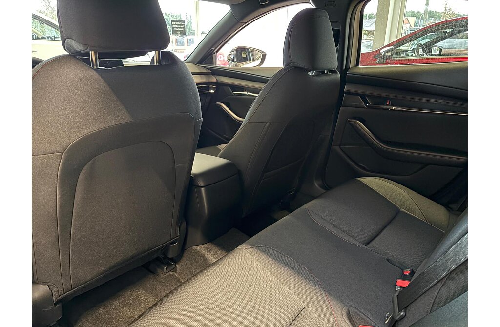 Mazda 3 - Kolor Snowflake White Pearl, zdjęcie 9