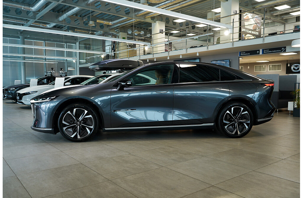 Mazda 6e - Kolor Machine Gray, zdjęcie 4