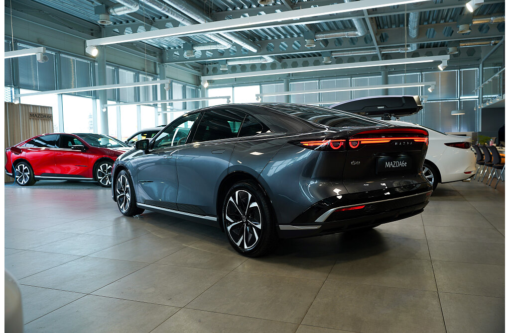 Mazda 6e - Kolor Machine Gray, zdjęcie 5
