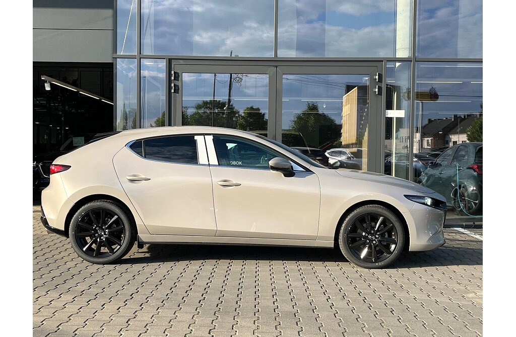 Mazda 3 - Kolor Platinum Quartz, zdjęcie 4