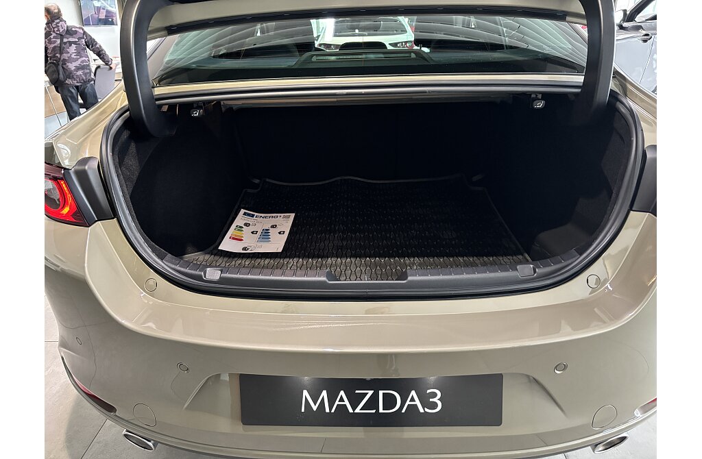 Mazda 3 - Kolor Zircon Sand Metalic, zdjęcie 4