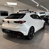 Mazda 3 - Kolor Snowflake White Pearl, zdjęcie 5