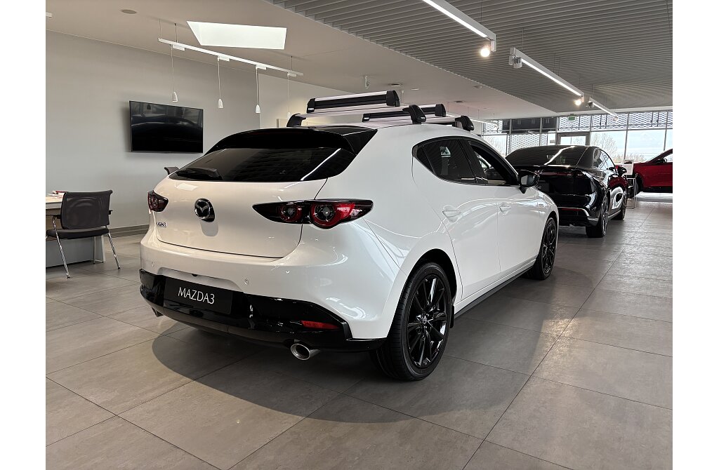 Mazda 3 - Kolor Snowflake White Pearl, zdjęcie 5