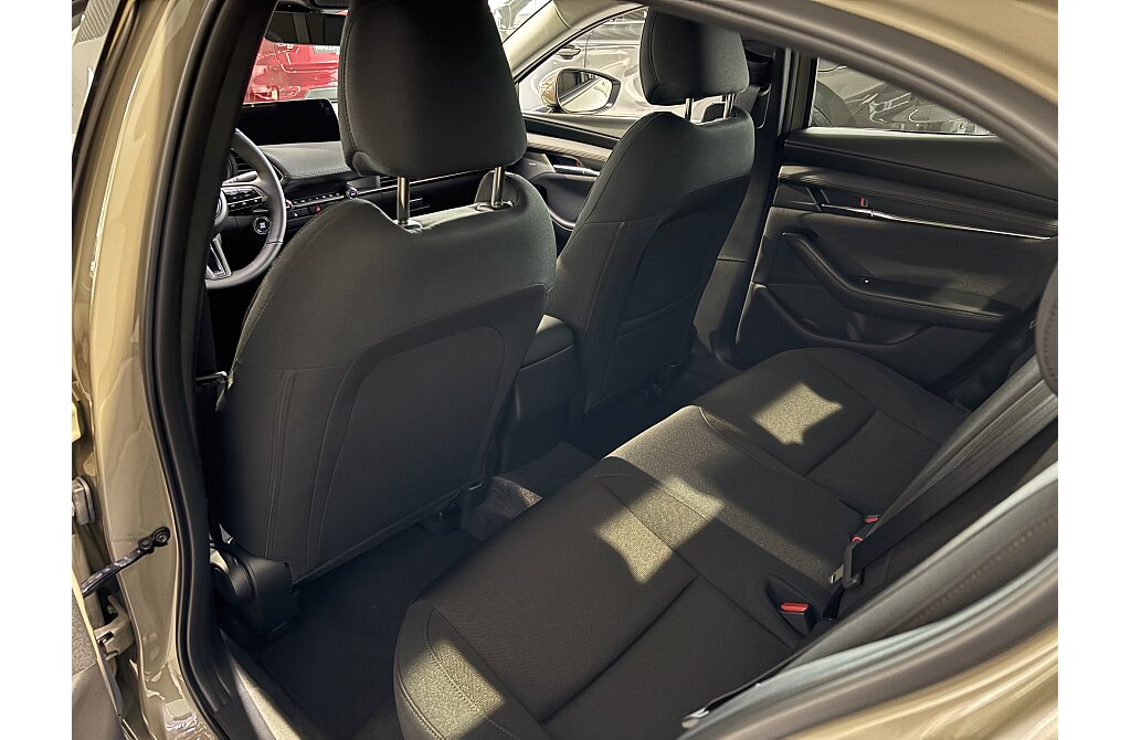 Mazda 3 - Kolor Zircon Sand Metalic, zdjęcie 7