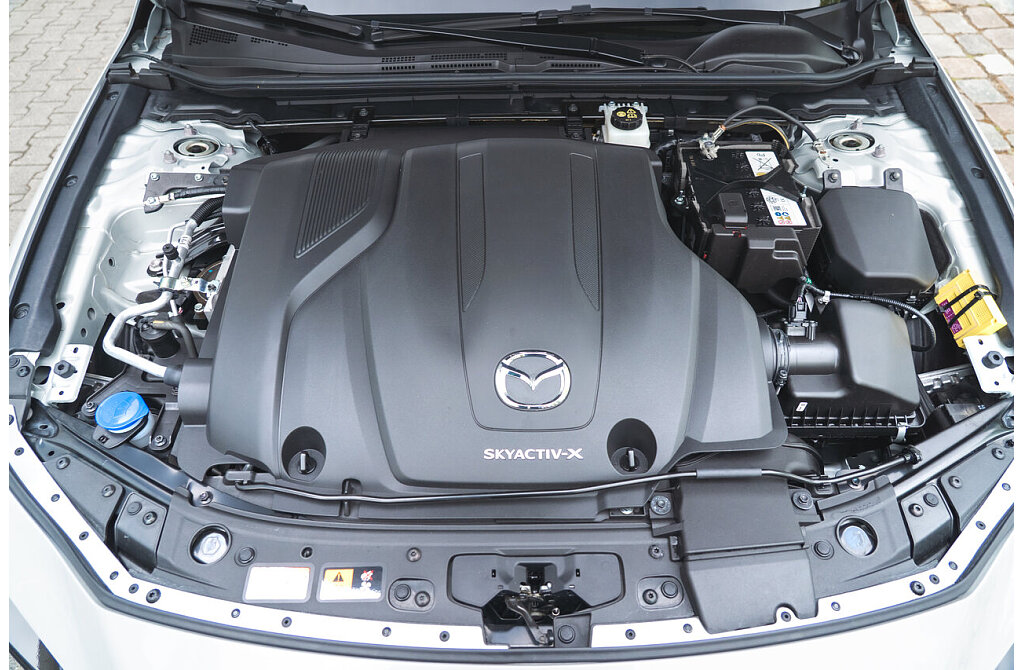 Mazda 3 - Kolor Ceramic Metalic, zdjęcie 10