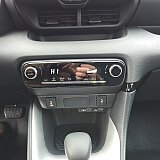 Mazda 2 Hybrid - Kolor Northern White Pearl, zdjęcie 15
