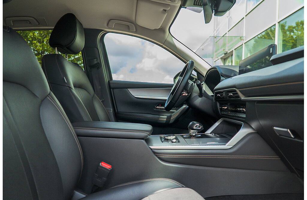 Mazda CX-60 - Kolor Czarny, zdjęcie 11